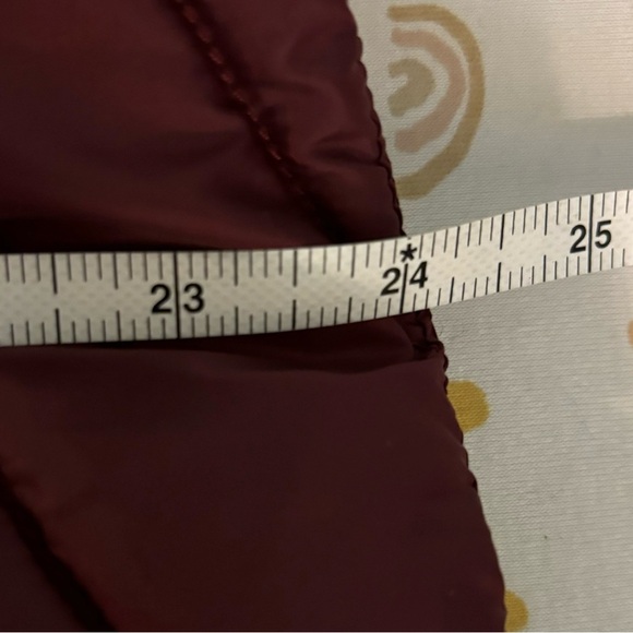 So Authentic American Heritage Womens Junior Sz L Burgundy Puffer Vest Polyester - Picture 7 of 7